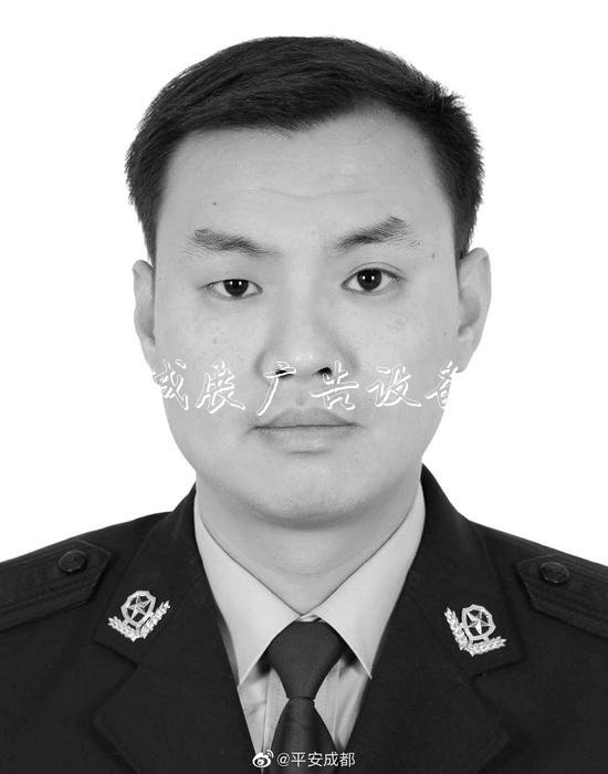 哀悼！抗洪救災犧牲輔路燈燈箱警羅永紅遺體告別儀式舉行