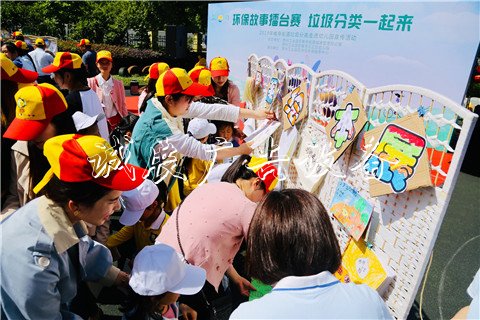 ?蘇州唯亭：環(huán)保故廣告燈箱多少錢一個事擂臺賽 垃圾分類一起來