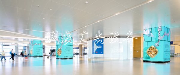 上海機(jī)場德高動(dòng)量全新指路牌廣告媒體展翅浦東衛(wèi)星廳