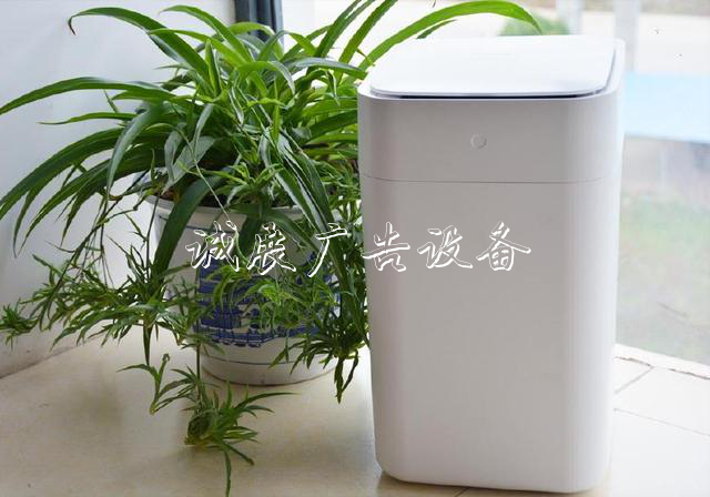 《小米也沒它早，小威宣傳欄燈箱率先推出家用智能分類垃