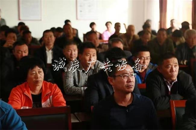 萊西舉行“不忘初心、學(xué)校宣傳欄牢記使命”巡回宣講報(bào)告